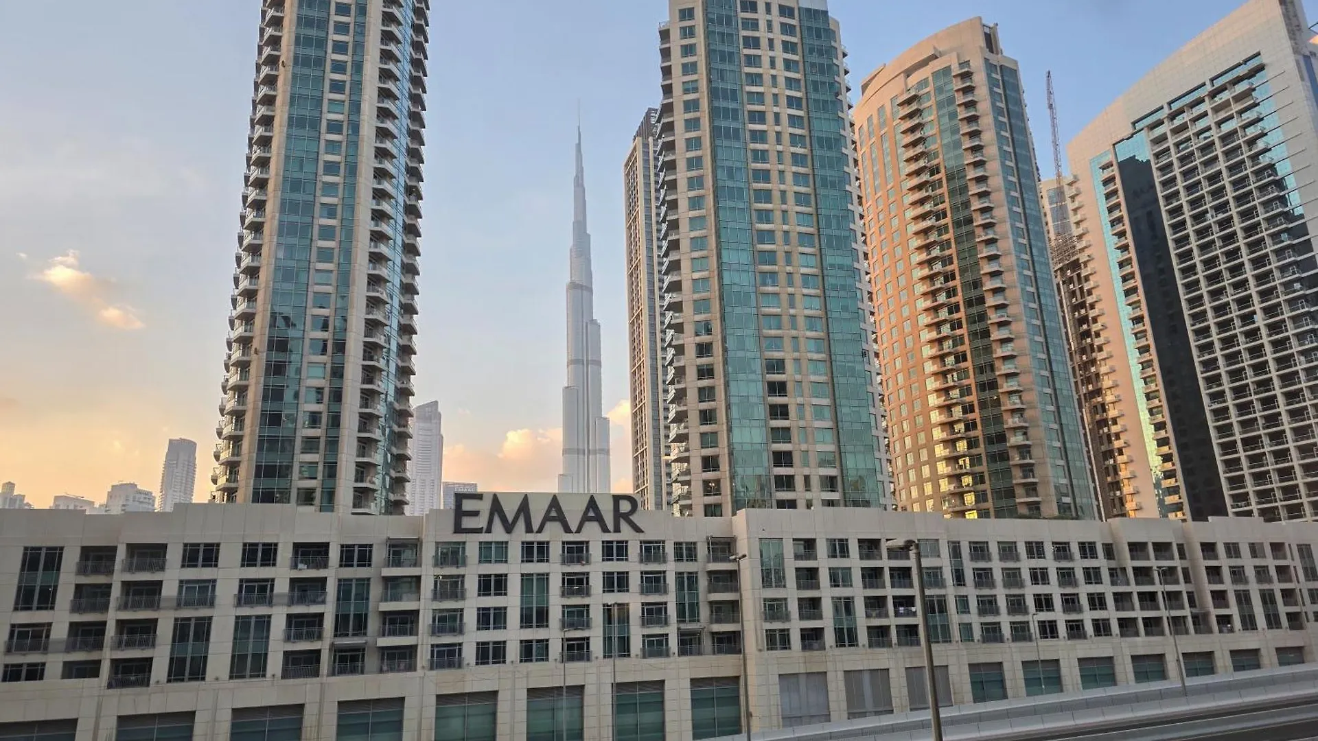 Brown Stone - Omniyat Burj Khalifa View Apartment Dubai