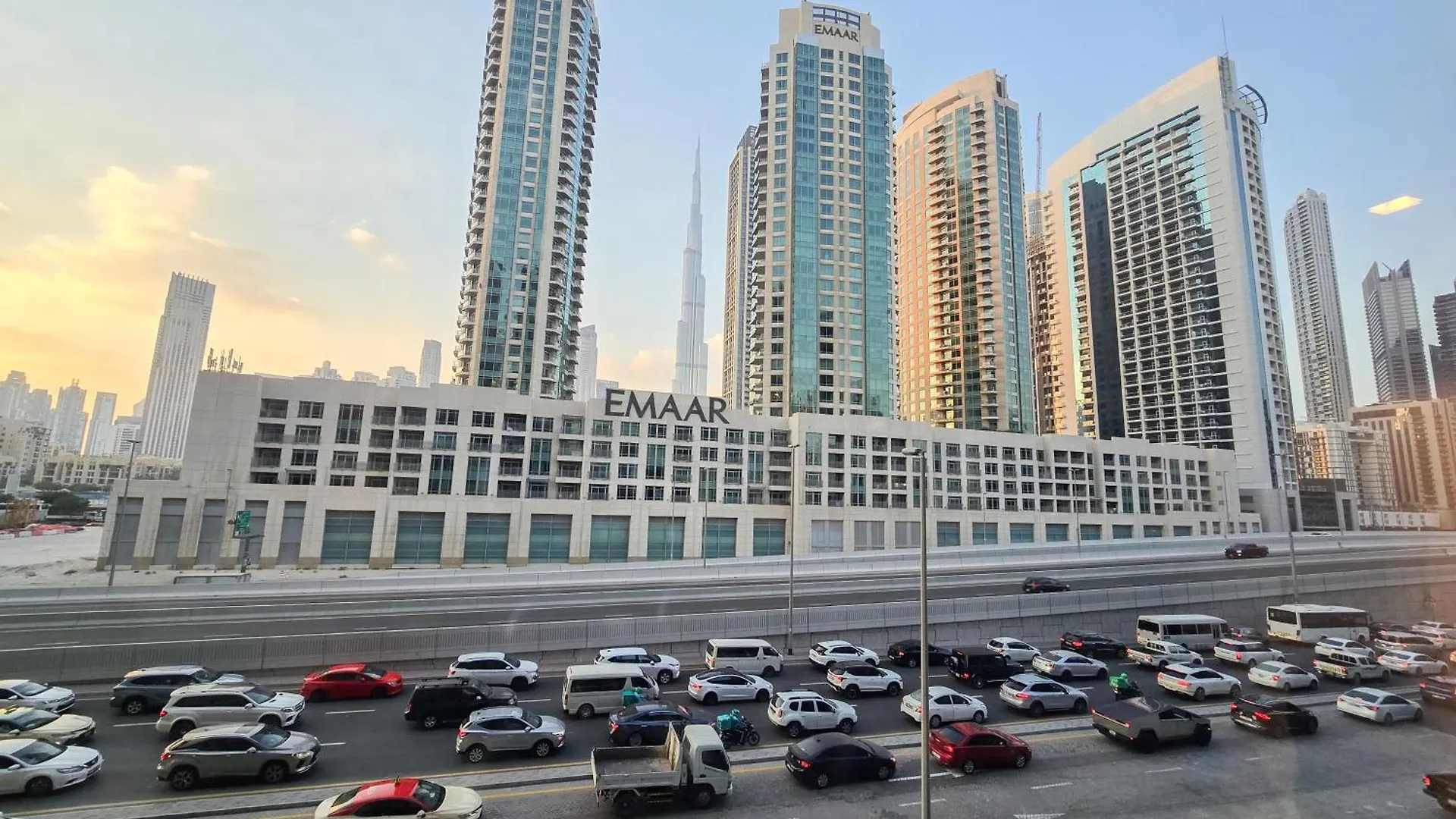 Brown Stone - Omniyat Burj Khalifa View Apartment Dubai